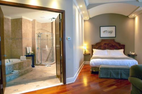 Koupelna v ubytování Hotel Brossard