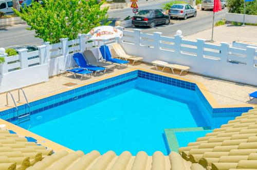 Вид на бассейн в Simple Hotel Hersonissos Sun или окрестностях