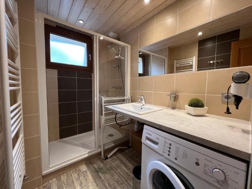 Koupelna v ubytování Gentianes 1 - Très bel appartement centre village et proche des pistes