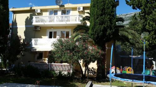 Gallery image of Apartments Beba Zalad in Sutomore