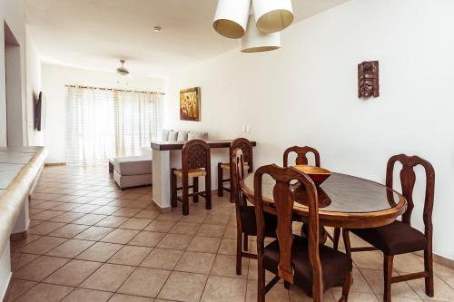 TV a/nebo společenská místnost v ubytování Fabiola Condo Hotel