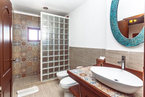 Koupelna v ubytování Fabiola Condo Hotel