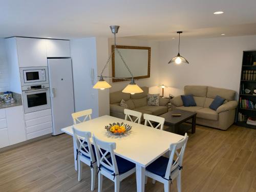 Kuchyň nebo kuchyňský kout v ubytování Acogedora Casa con Patio en El Tiemblo (Ávila)