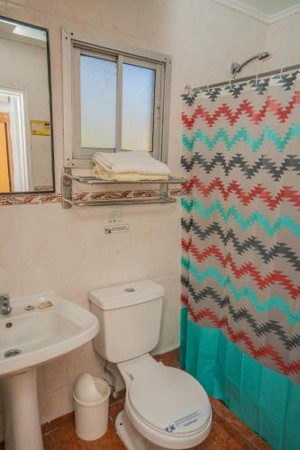 Ένα μπάνιο στο Cabañas Villa Los Platanos