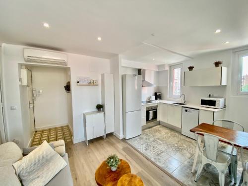 Fotografie z fotogalerie ubytování Suite Apartment Anselm Barcelona v destinaci Cornellà de Llobregat