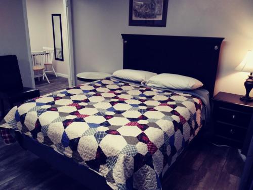 Postel nebo postele na pokoji v ubytování Sleepy Hollow Manor