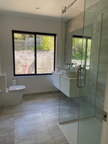 Et badeværelse på Private Escape Central Wanaka 3 Bedroom