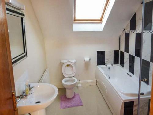 6 Strand Cottages tesisinde bir banyo