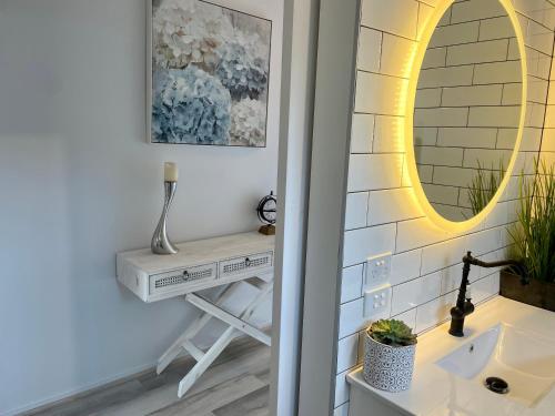 O baie la Farm Stay MAPLE Cottage at Wilindi Estate