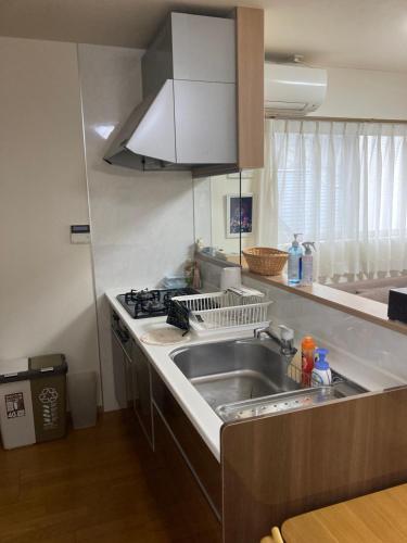 Una cocina o cocineta en 森のカフェ