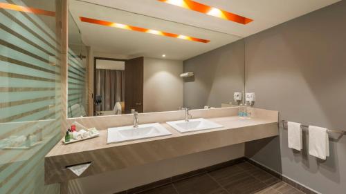 Ένα μπάνιο στο Real Inn Celaya