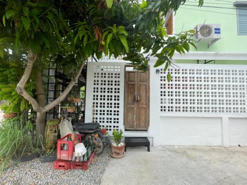 Κήπος έξω από το D sleep Home Chiangmai