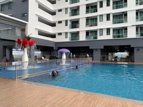 Swimmingpoolen hos eller tæt på Mishal’s Homestay-Vista Bangi Studio Service Apartment