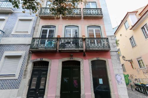 Bairro Alto Views by Homing