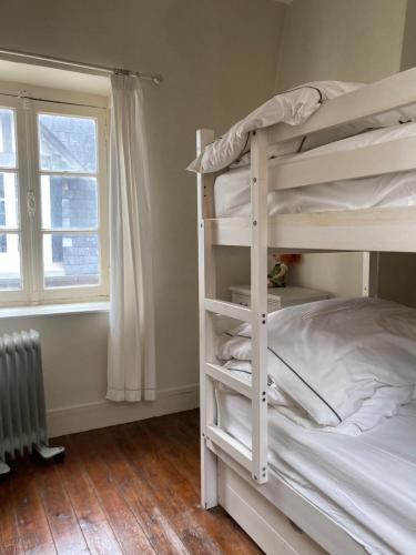 Tempat tidur susun dalam kamar di Maison de pêcheur Trouville - Le Colibri