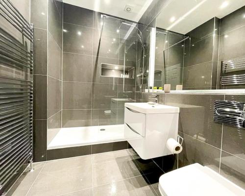 Et badeværelse på Gorgeous 2BR & Central Edinburgh Bolt-hole