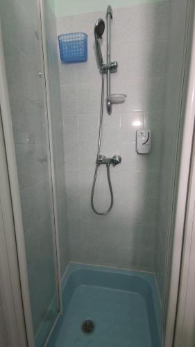Ένα μπάνιο στο Hotel Angleterre