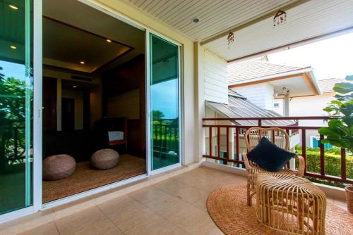 Balkón nebo terasa v ubytování SeaRidge Hua Hin Resort & Poolvilla