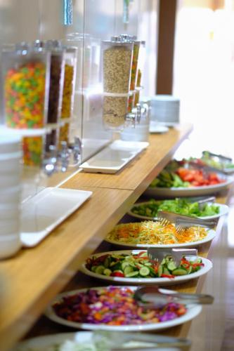 Makanan di atau berdekatan hotel