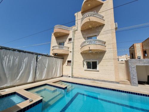 Φωτογραφία από το άλμπουμ του فيلا العيلة Villa L-3eela σε Abû Zeira
