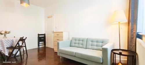 Χώρος καθιστικού στο Acacia Flat 189 in Wembley