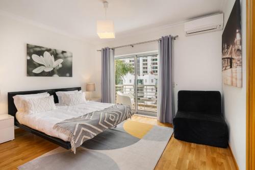 WHome Family Holidays w/ S-Pool, AC, Elevator & Garage