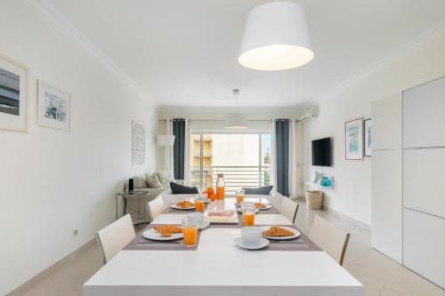 WHome Family Holidays w/ S-Pool, AC, Elevator & Garage