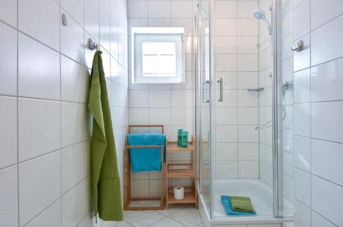A bathroom at Blaue Welle 12