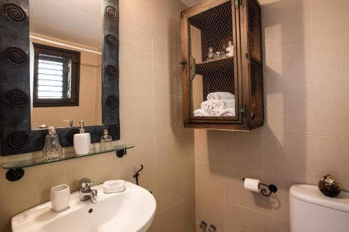 A bathroom at Ca la Manet