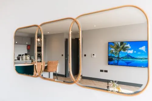 Luxe Apartments, The Moorwell, Secure Parking, - 10mins Cardiff City Ctr photo 6