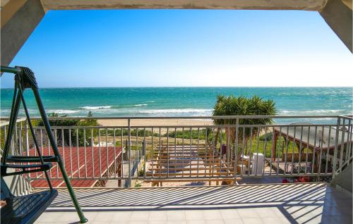 Awesome Apartment In Marina Di Strongoli With Wifi And 2 Bedrooms