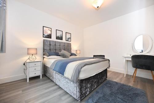 Postel nebo postele na pokoji v ubytování Luxury 2Bedroom - 2Bath - Prime location - Patio
