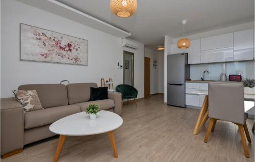 Lovely Apartment In Baska Voda