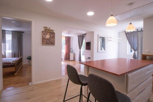 Ένα ή περισσότερα κρεβάτια σε δωμάτιο στο Garden Apartments Bled