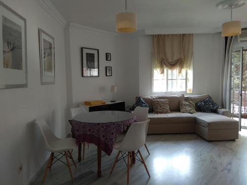 Apartamento cerca del mar con piscina y parking., Benalmádena ...