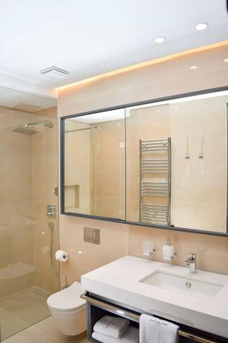 Koupelna v ubytování Katamare Hotel
