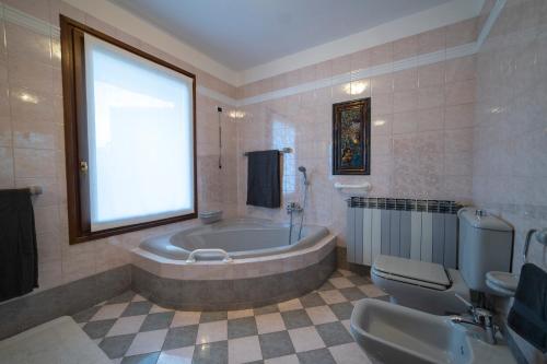 Ένα μπάνιο στο LA FONTANA FIORITA 2