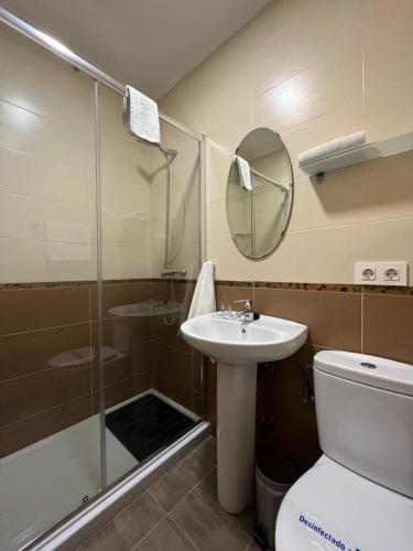 Un baño de Apartamentos Rurales & Spa Antilles Playa