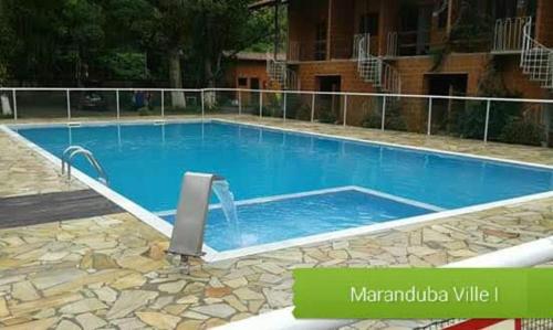 Lindo Apto em condominio fechado com piscina.