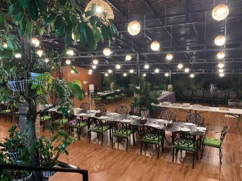 Restaurace v ubytování Lodge Moni Essara Kampot