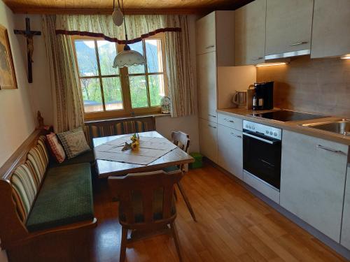 Köök või kööginurk majutusasutuses Paulbauer