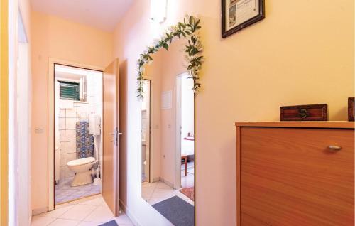 Koupelna v ubytování Stunning Home In Podobuce With House A Panoramic View