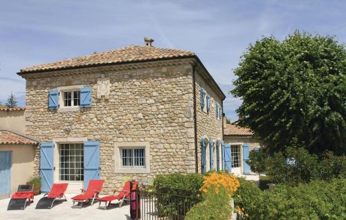 Budova, kde se prázdninový dům nachází