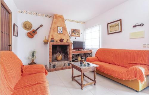 Posedenie v ubytovaní Amazing Home In Torrox Costa With Wifi