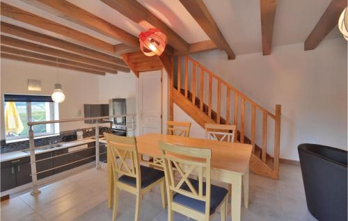 Η κουζίνα ή μικρή κουζίνα στο 2 Bedroom Nice Home In Aubas