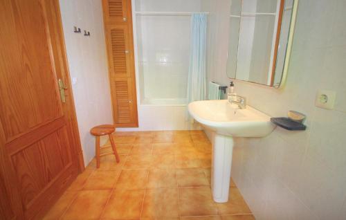 Imagen de la galería de Nice Home In Sencelles With 4 Bedrooms, Wifi And Private Swimming Pool, en Sencelles