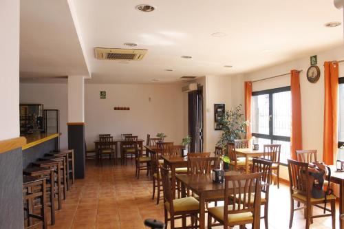 Majoituspaikan Hostal Restaurante Bustos ravintola tai vastaava paikka