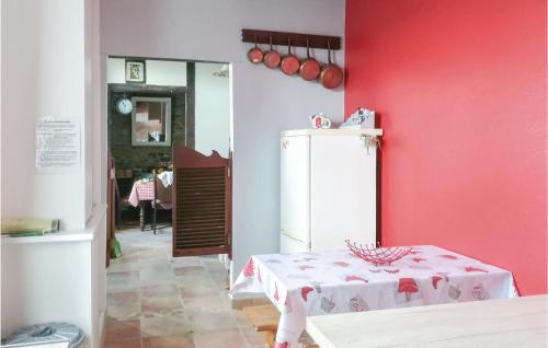 Φωτογραφία από το άλμπουμ του 3 Bedroom Amazing Home In Vergoncey σε La Croix-Avranchin