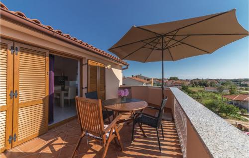 Cozy Apartment In Pula With Swimming Pool