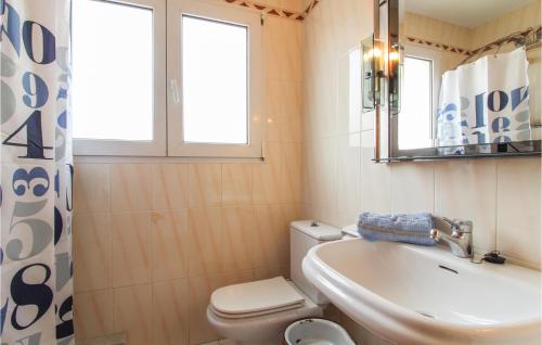 Koupelna v ubytování Amazing Apartment In Altea With Kitchen